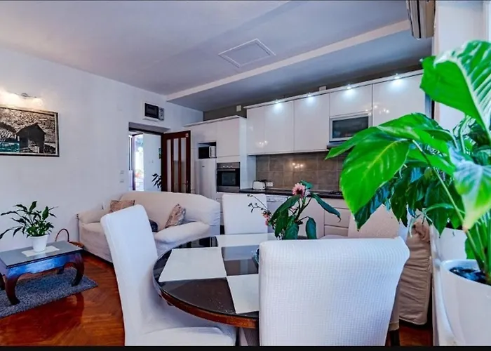 דירה Touch קורצולה